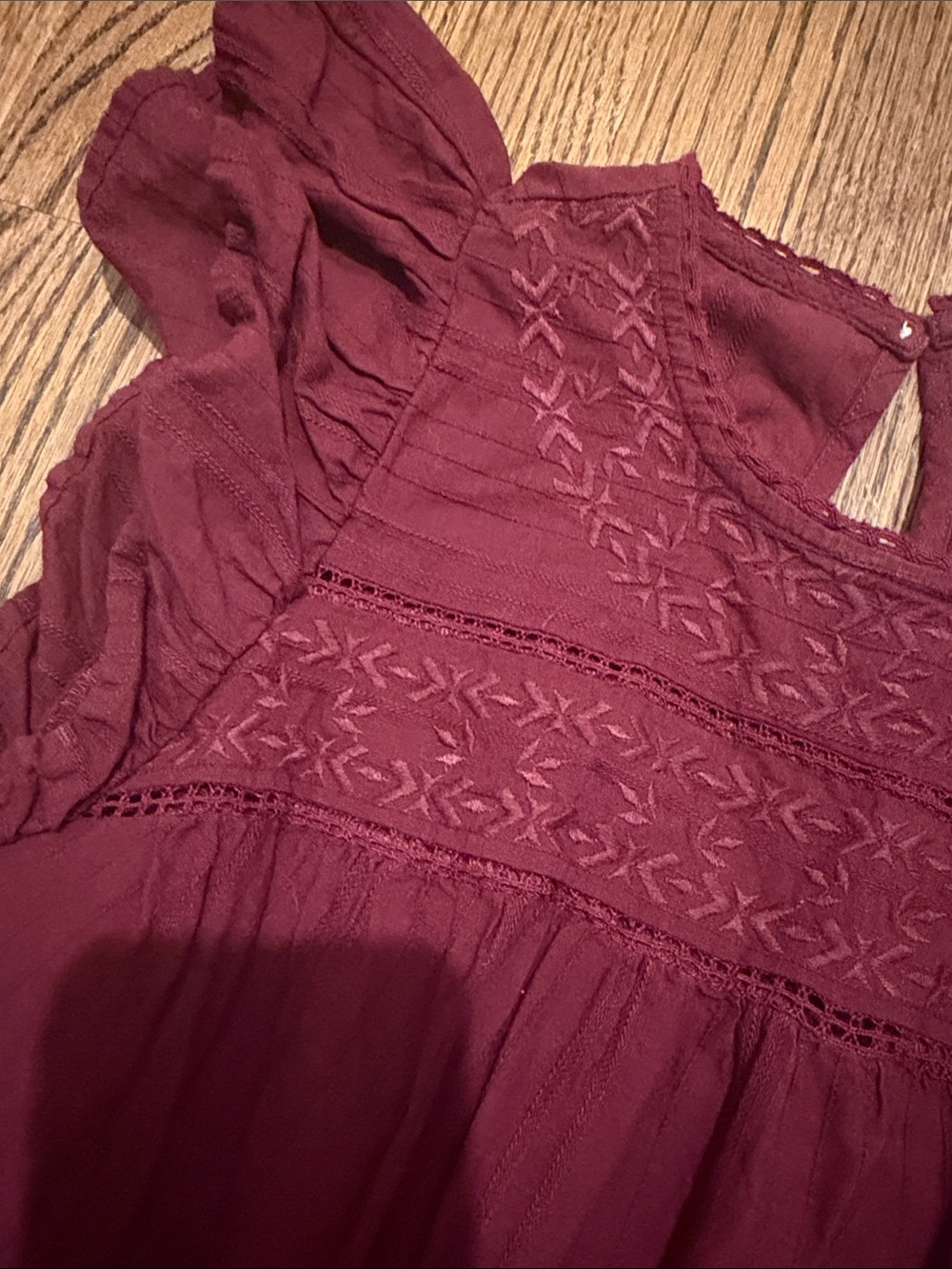 Universal Thread Burgundy Ruffled Tiered Maxi Dress sz medium - Picture 4 of 4